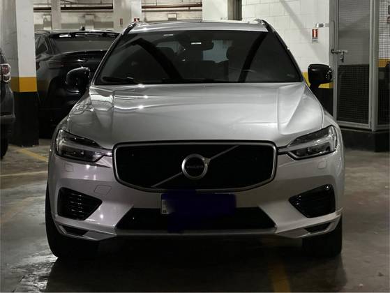 VOLVO XC60 2.0 T8 HYBRID R-DESIGN AWD GEARTRONIC VOLVO XC60 2.0 T8 HYBRID R-DESIGN AWD GEARTRONIC